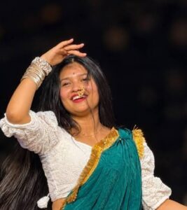 Gautami Patil : गौतमी पाटीलच्या कार्यक्रमात हुल्लडबाजी; पोलिसांच्या हस्तक्षेपानंतर परिस्थिती नियंत्रणात gautami patil